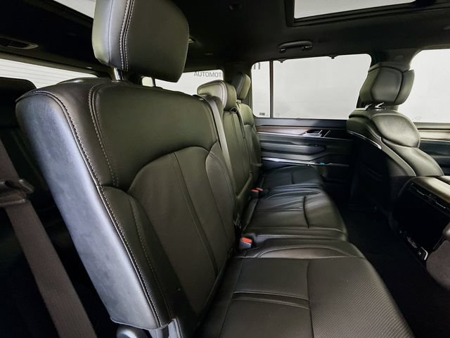 Used 2023 Jeep Grand Wagoneer 4WD w/ Flexible Seating Group image 30