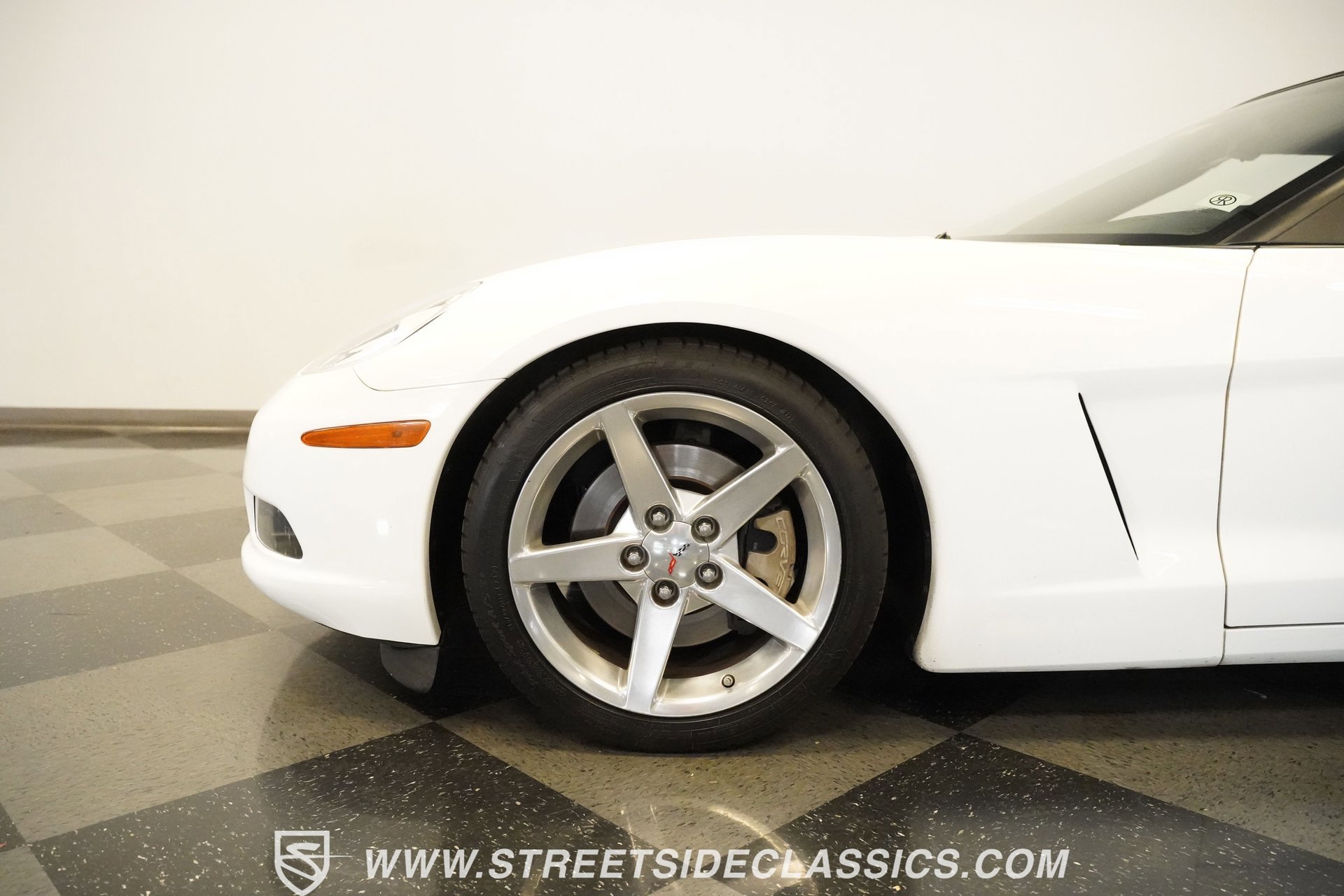 Used 2005 Chevrolet Corvette Convertible w/ Preferred Equipment Group image 16