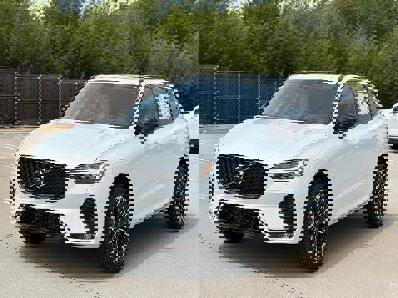 New 2026 Volvo XC60 B5 Ultra w/ Protection Package Premier image 3