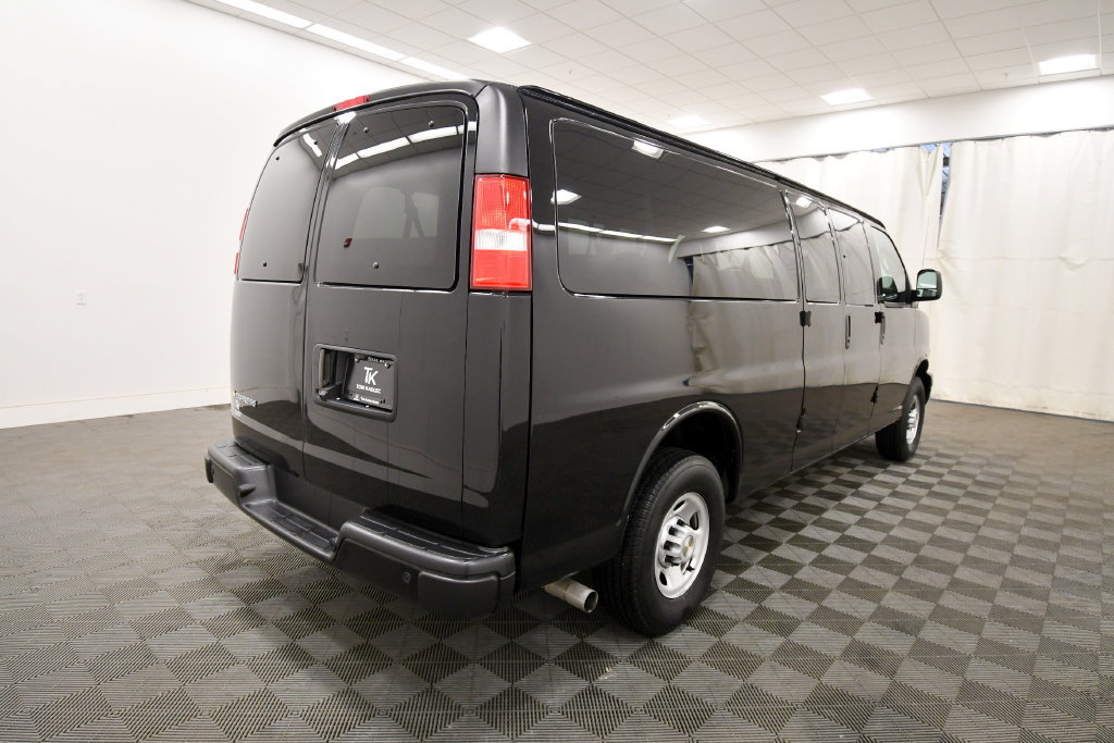 Used 2025 Chevrolet Express 3500 LS RWD image 8