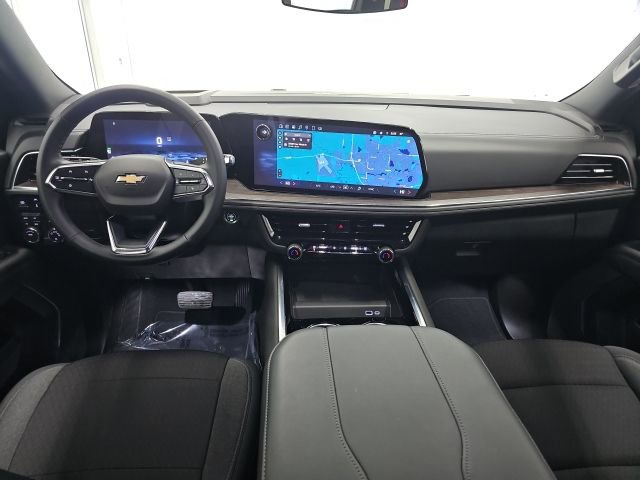 Used 2025 Chevrolet Suburban LS image 36