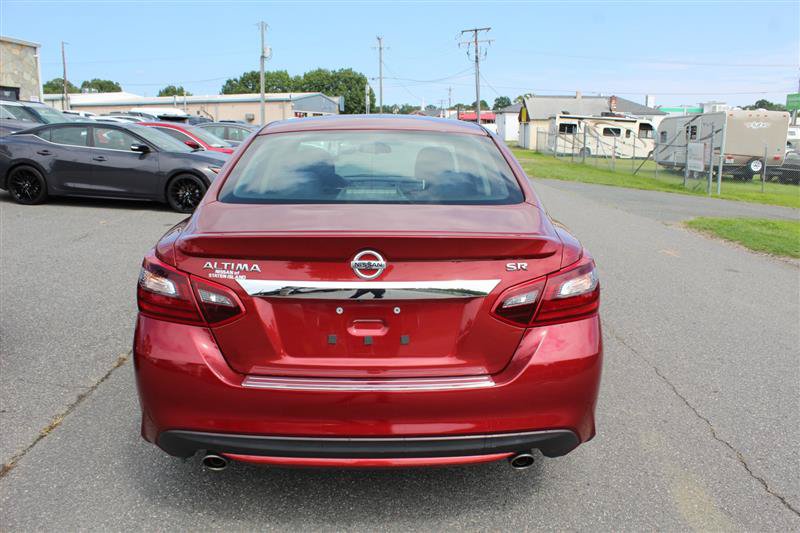 Used 2017 Nissan Altima 2.5 SR FWD image 6