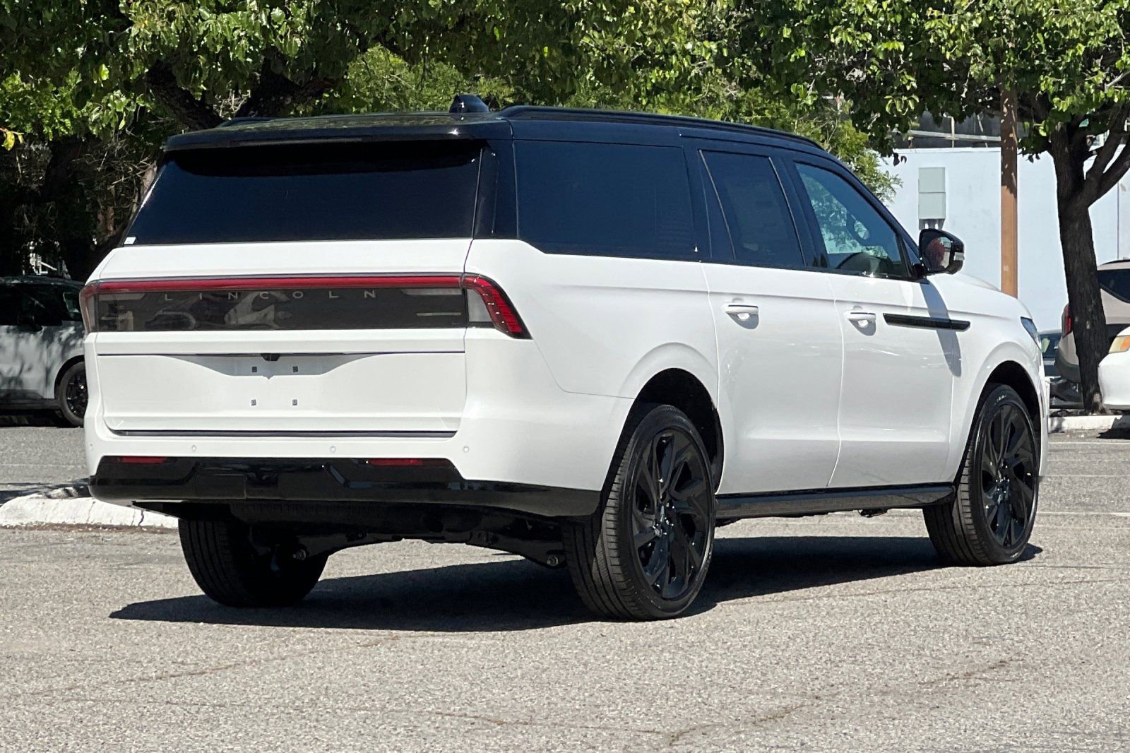 New 2026 Lincoln Navigator L Black Label AWD/4WD image 5
