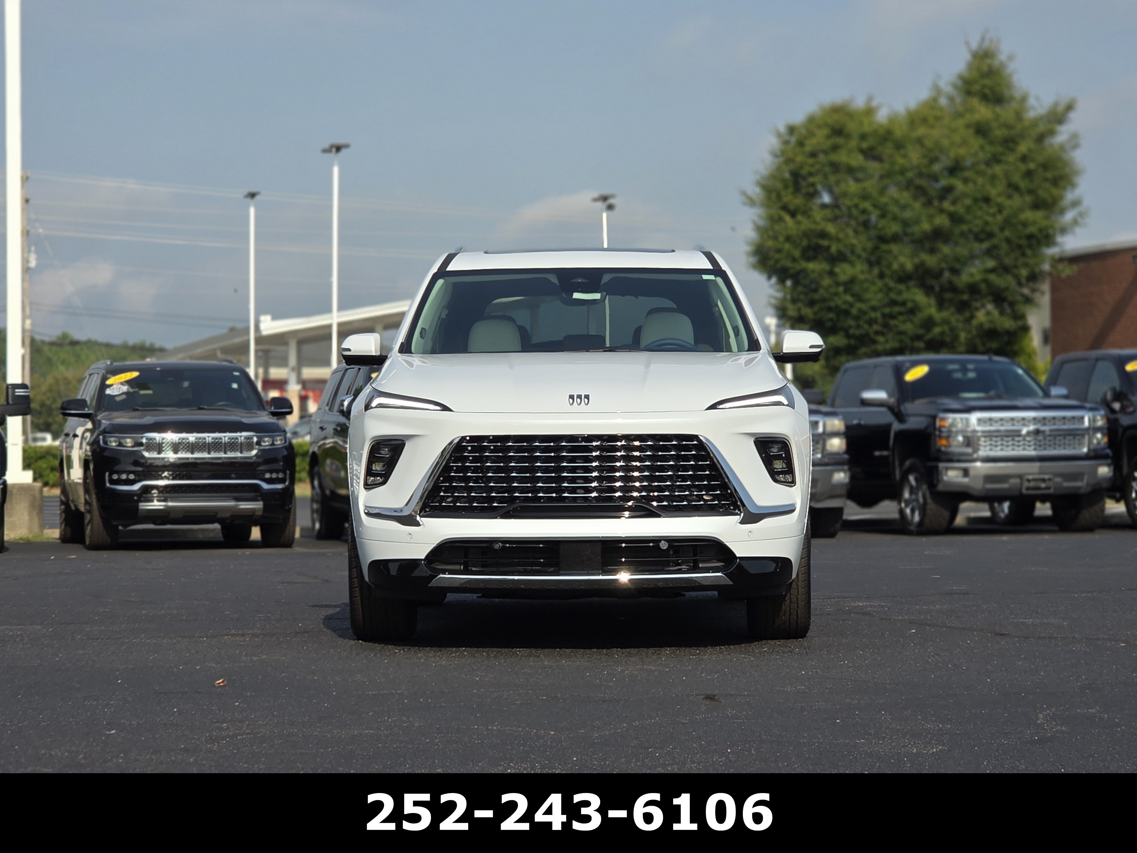 Used 2026 Buick Enclave Avenir w/ Super Cruise Package FWD image 2