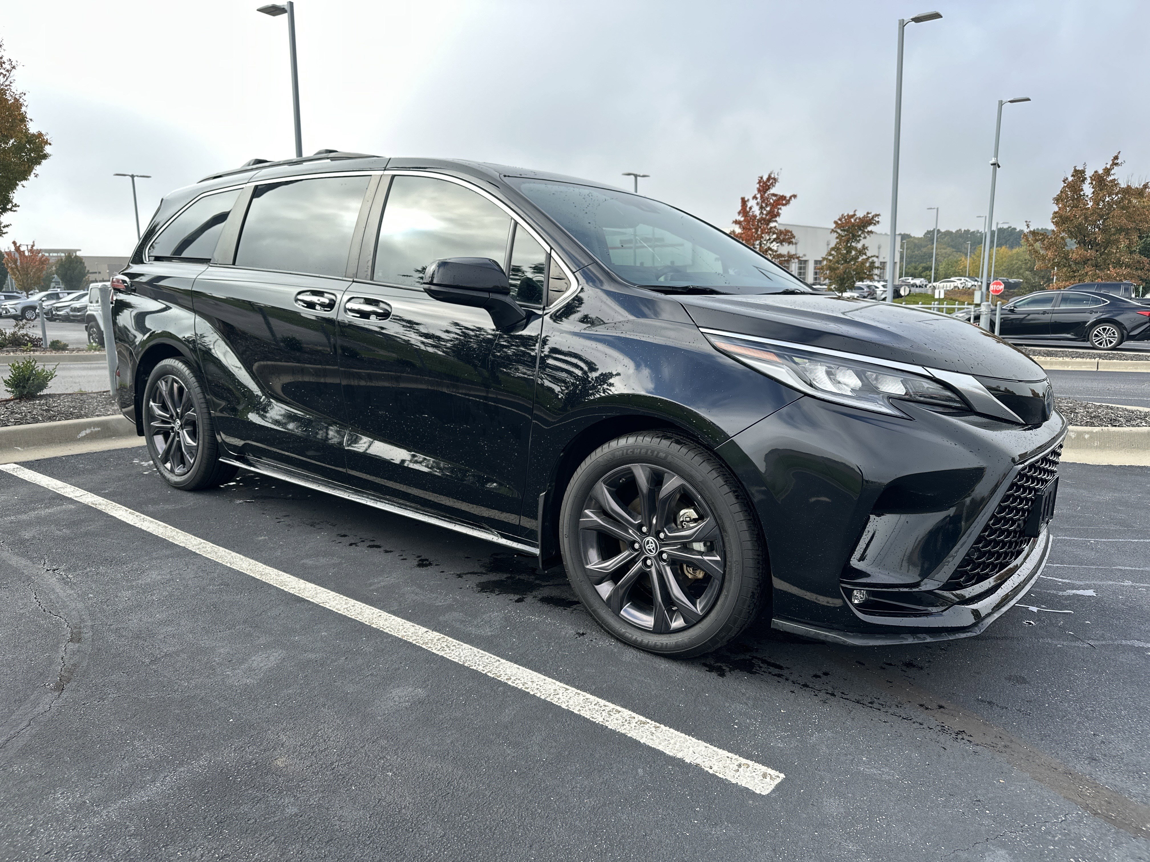 Certified 2023 Toyota Sienna XSE image 2