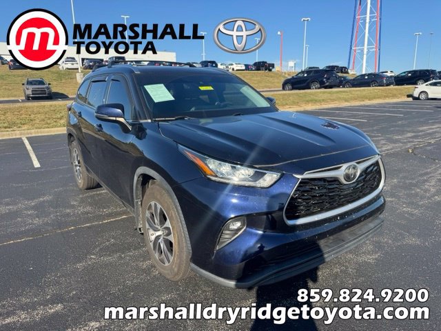 Used 2020 Toyota Highlander XLE AWD/4WD image 1