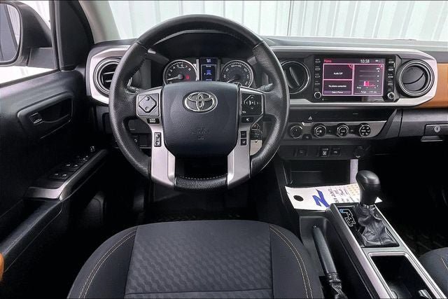 Used 2020 Toyota Tacoma SR5 AWD/4WD image 5