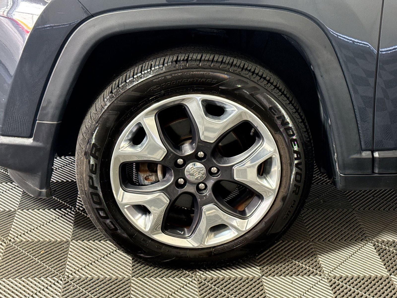 Used 2018 Jeep Compass Limited w/ Navigation Group AWD/4WD image 12