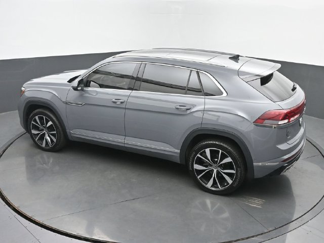 Used 2024 Volkswagen Atlas Cross Sport SEL Premium R-Line AWD/4WD image 38