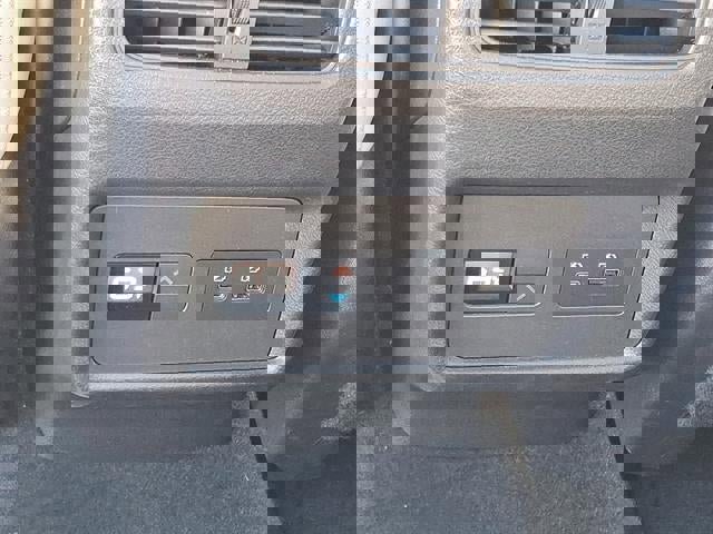 Used 2022 Nissan Rogue SL w/ SL Premium Package image 11