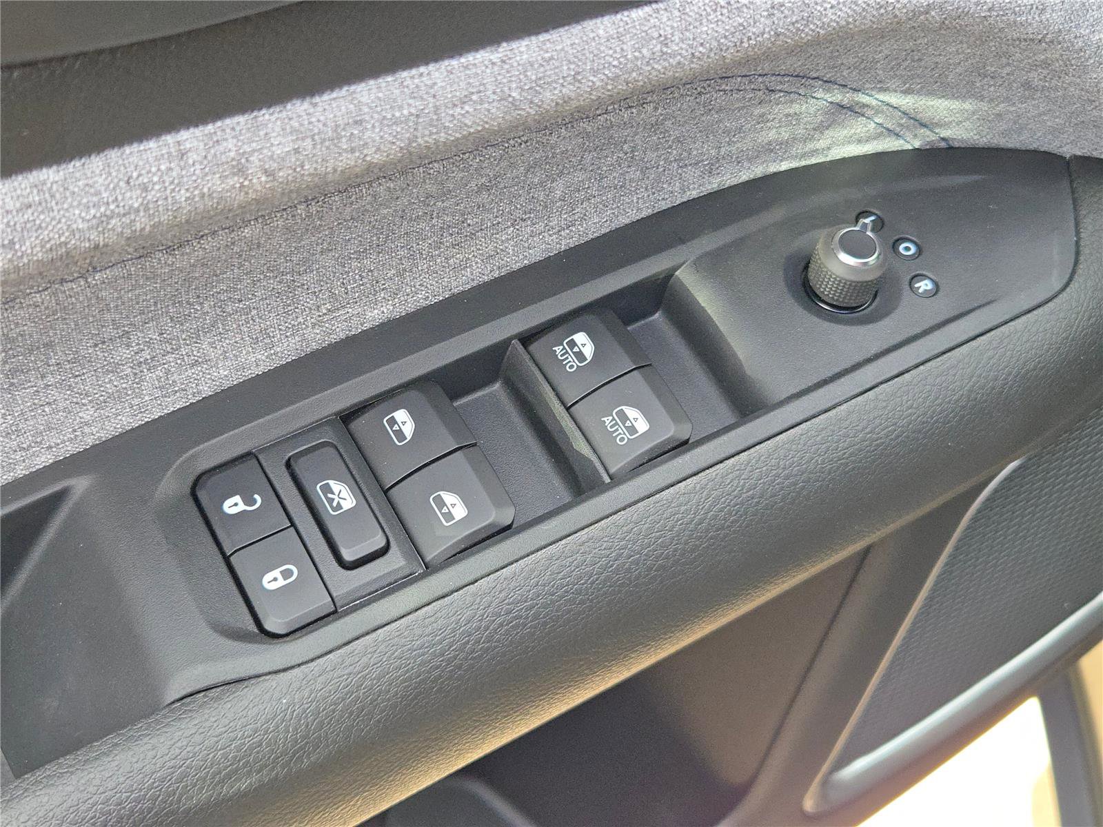 New 2025 Jeep Compass Latitude w/ Convenience Group image 18