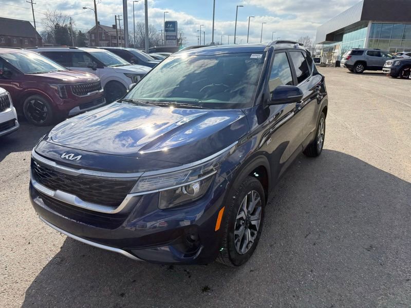 Certified 2023 Kia Seltos EX image 3