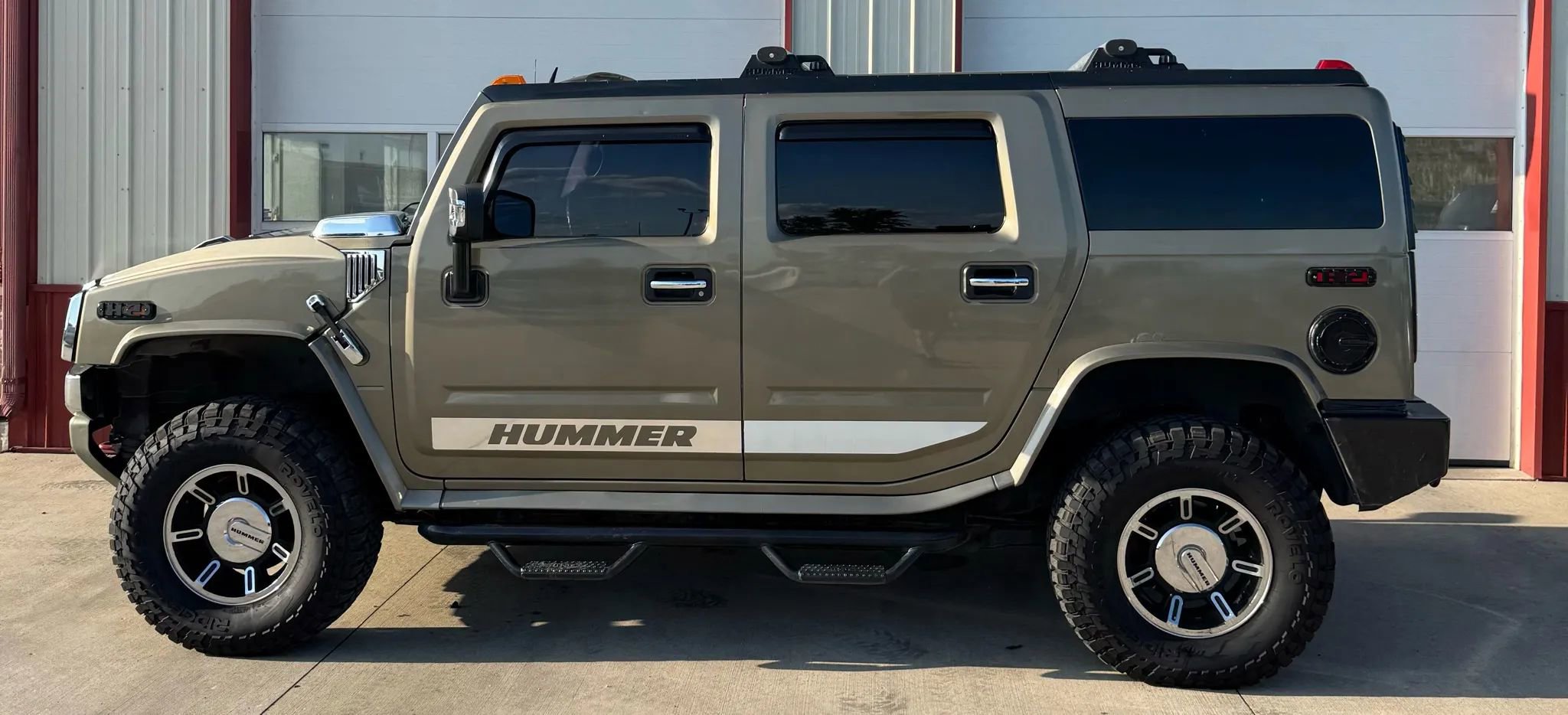 Used 2005 HUMMER H2 w/ Preferred Equipment Group image 19