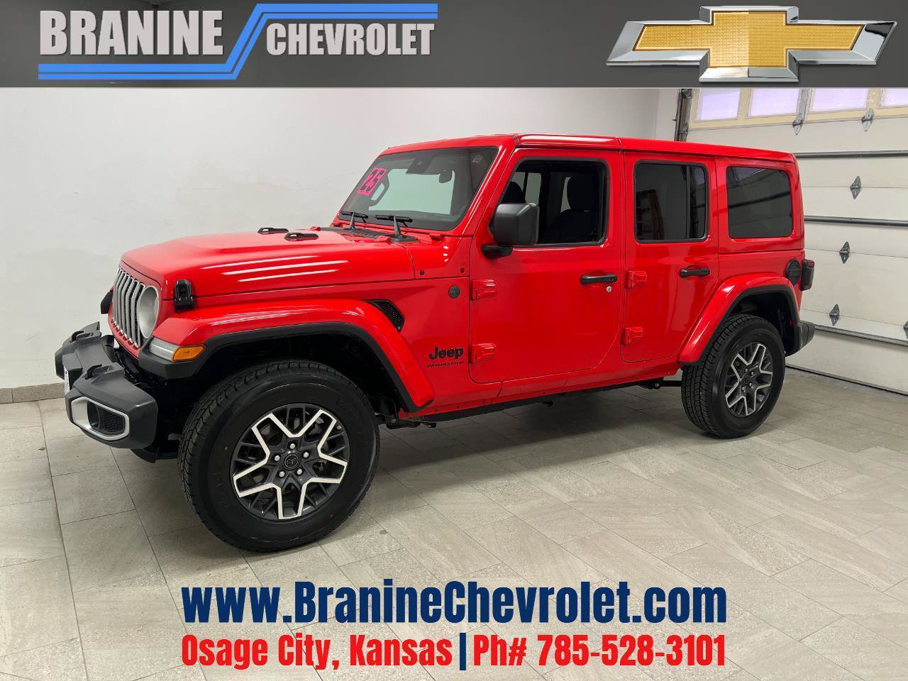 Used 2025 Jeep Wrangler Unlimited Sahara AWD/4WD image 1