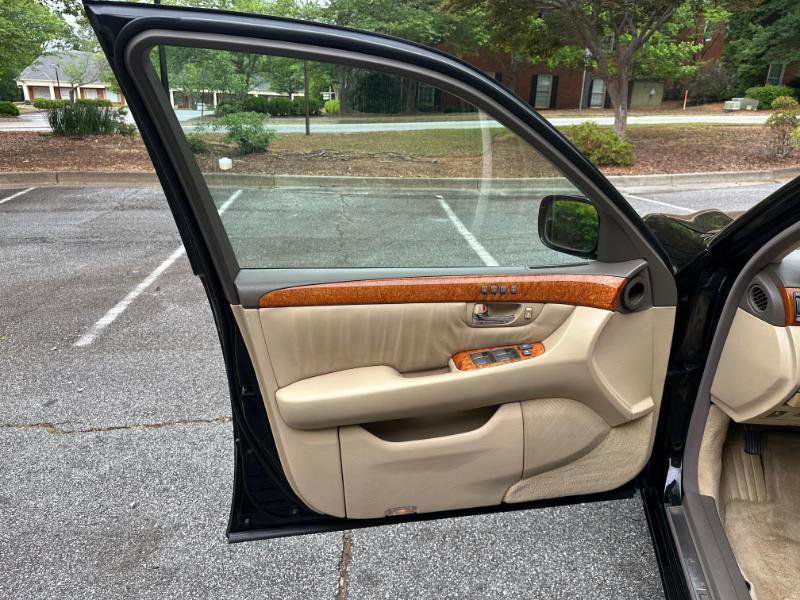 Used 2005 Lexus LS 430 RWD image 22