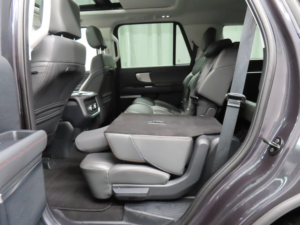 Used 2025 Ford Expedition Active AWD/4WD image 51