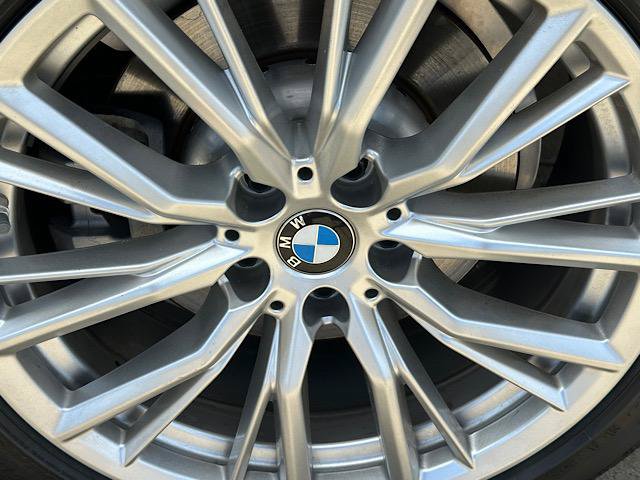 Used 2024 BMW 330i xDrive Sedan w/ Premium Package AWD/4WD image 34