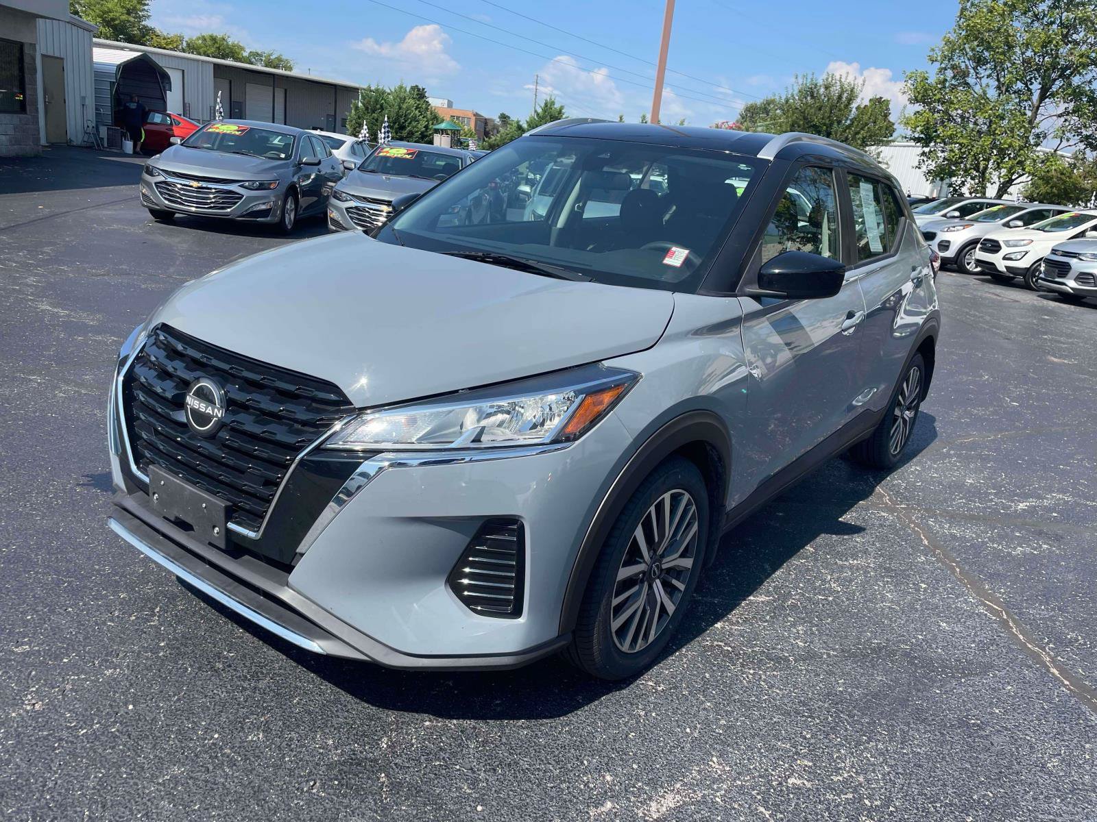 Used 2023 Nissan Kicks SV FWD image 3