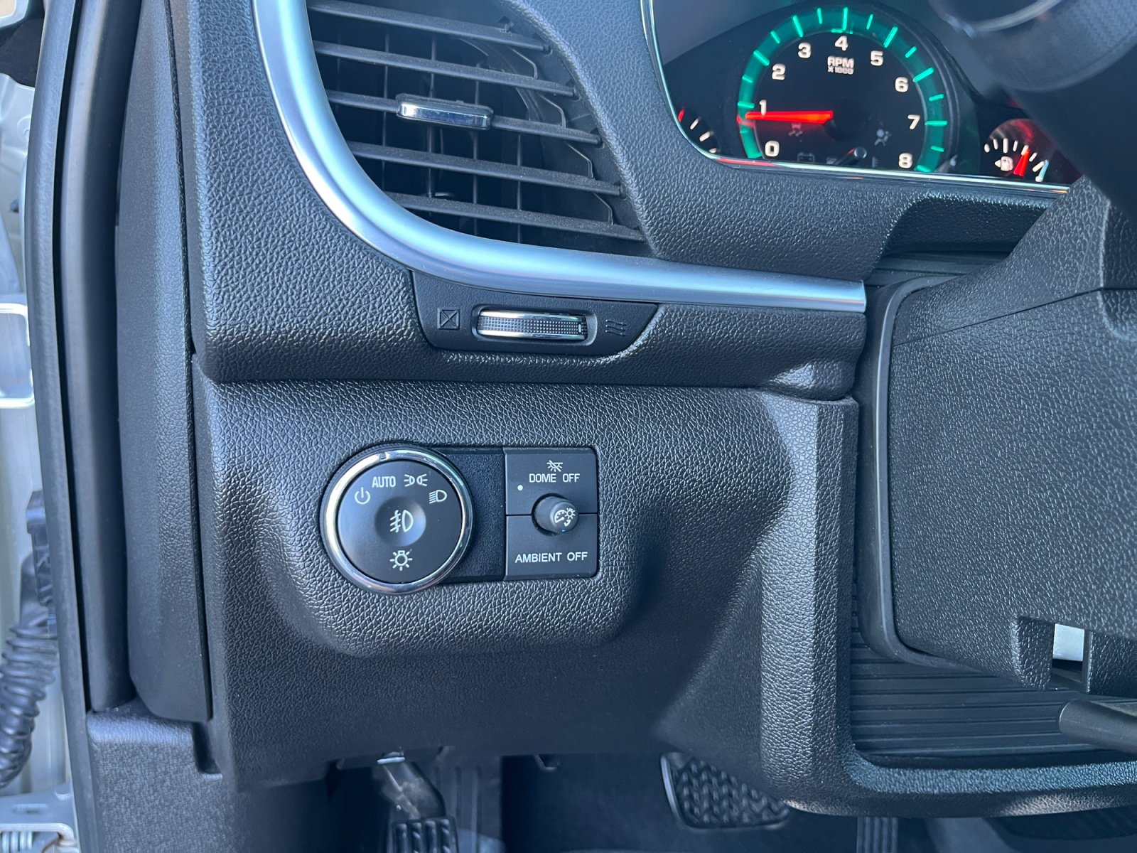 Used 2017 Chevrolet Traverse LT image 32