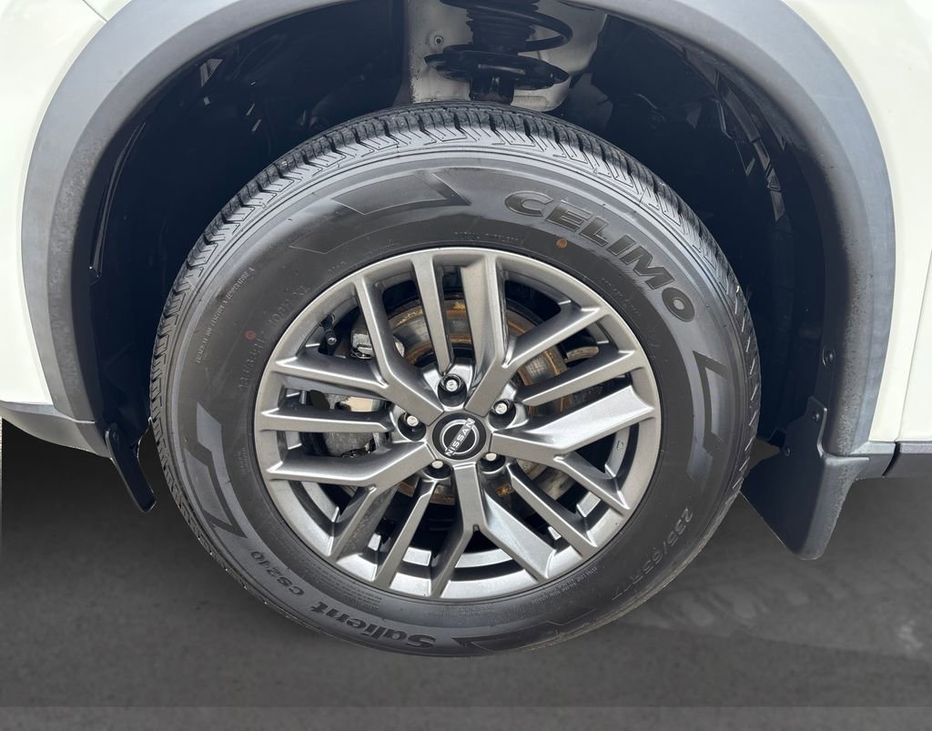 Used 2023 Nissan Rogue S AWD/4WD image 12