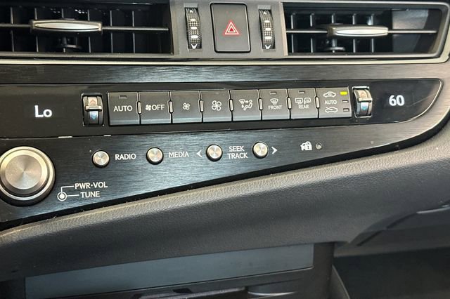 Used 2022 Lexus ES 300h w/ Accessory Package 2 FWD image 22