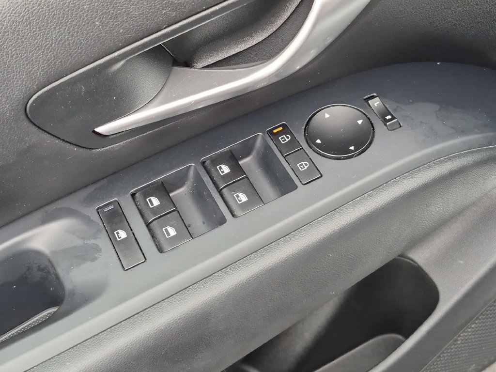 Used 2025 Hyundai Santa Cruz SEL FWD image 13
