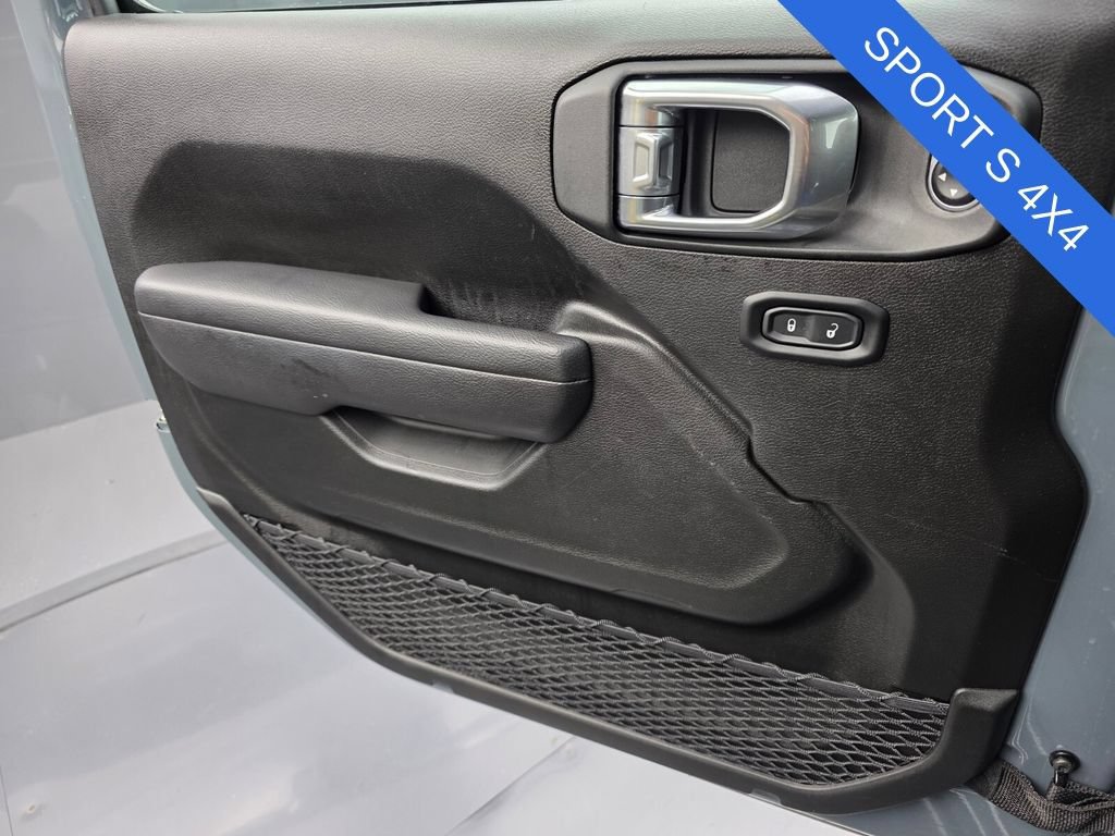 Used 2025 Jeep Gladiator Sport AWD/4WD image 24