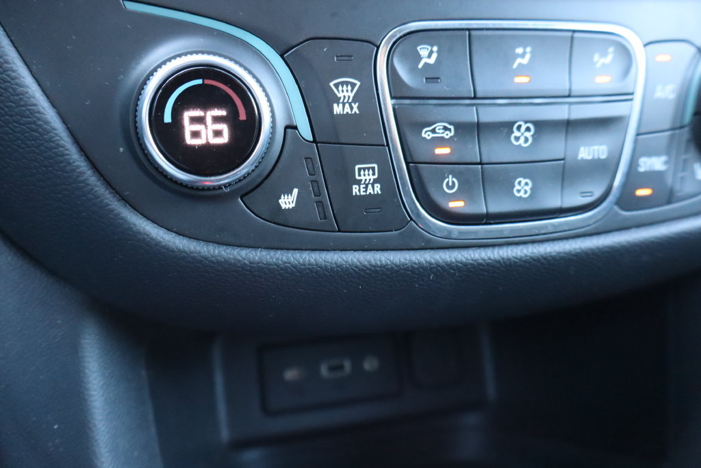 Used 2021 Chevrolet Equinox LT FWD image 14