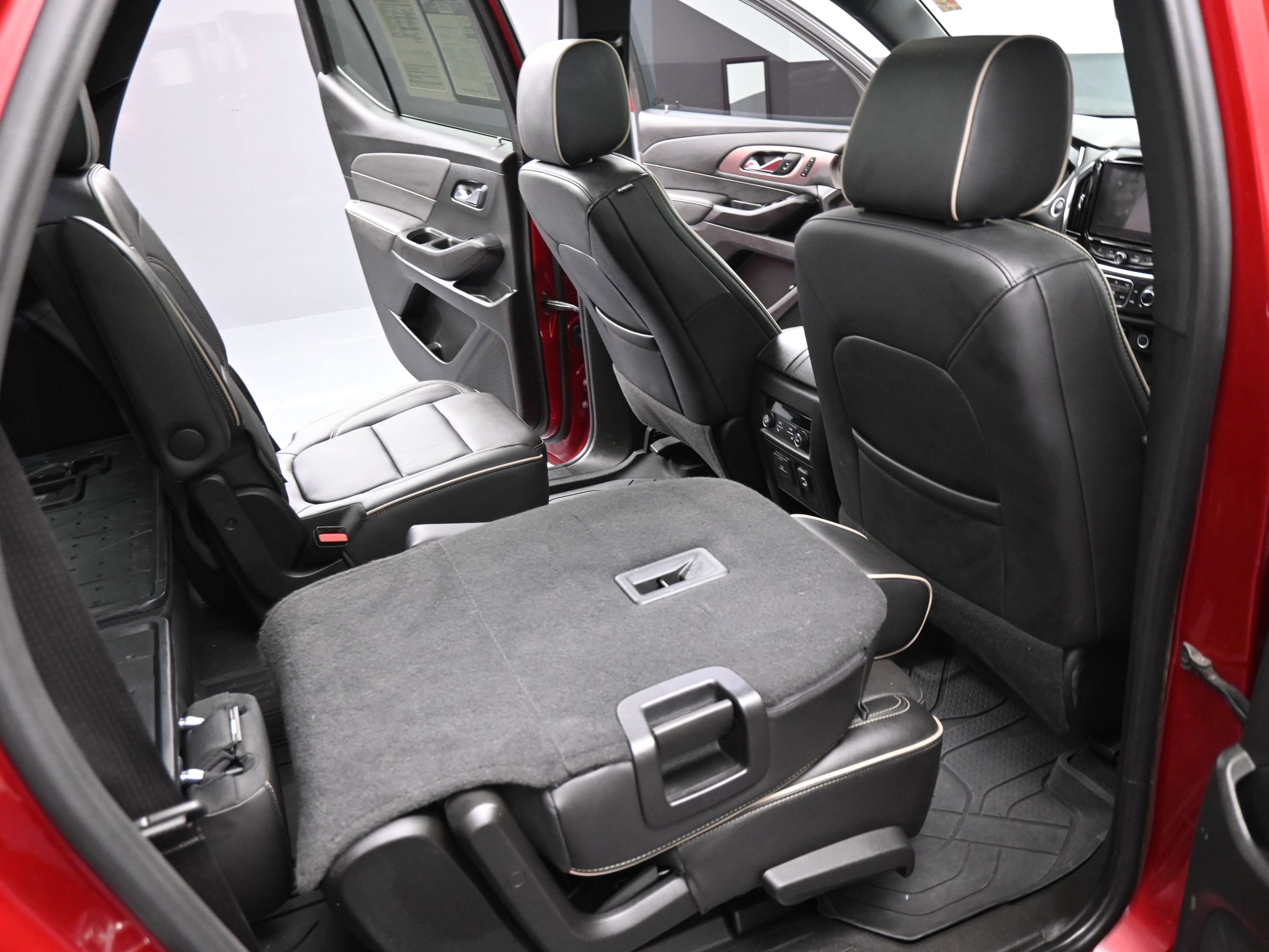 Used 2023 Chevrolet Traverse Premier w/ LPO, Floor Liner Package image 19