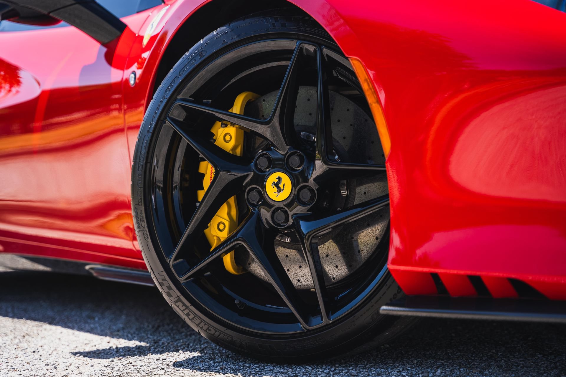 Used 2021 Ferrari F8 Tributo RWD image 34