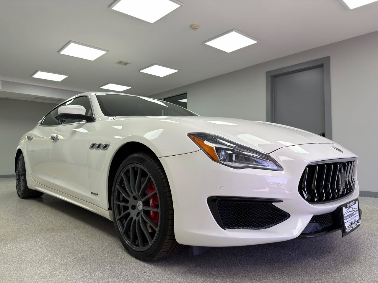 Used 2018 Maserati Quattroporte S GranSport Q4 AWD/4WD image 4