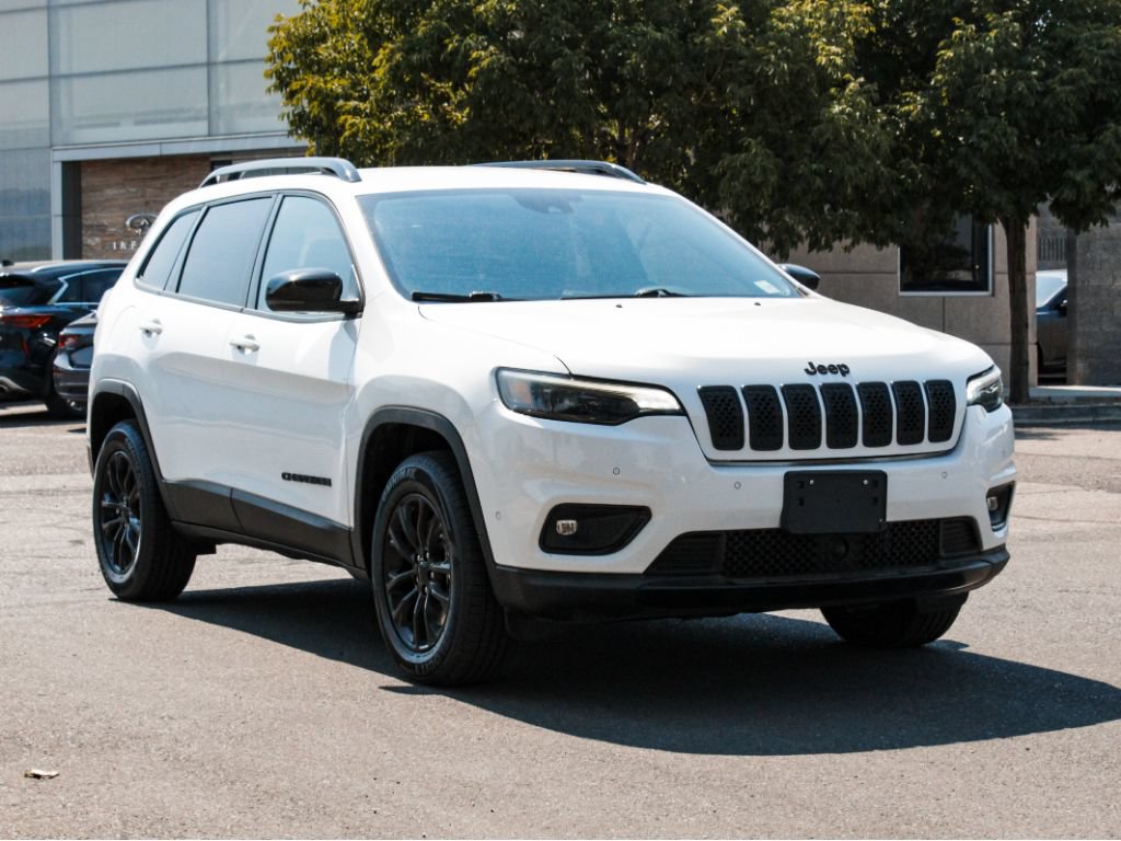 Used 2023 Jeep Cherokee Altitude Lux AWD/4WD image 3