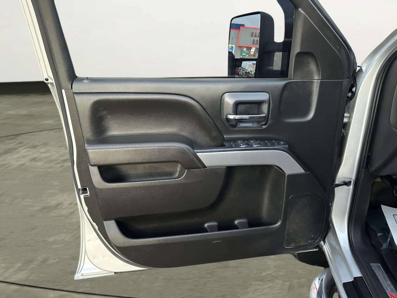 Used 2018 Chevrolet Silverado 2500 LT w/ All Star Edition AWD/4WD image 11