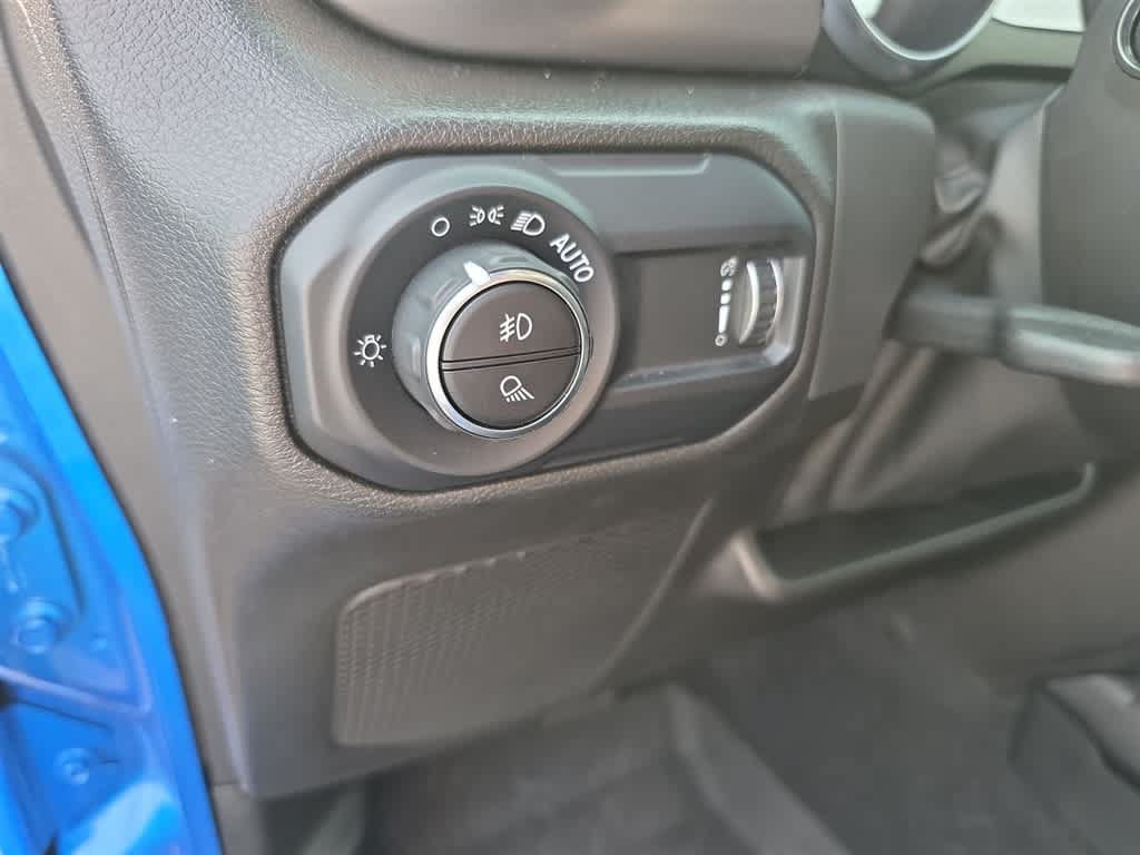 Used 2023 Jeep Gladiator Sport AWD/4WD image 13