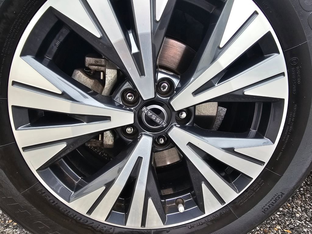 Used 2023 Nissan Rogue SV image 22