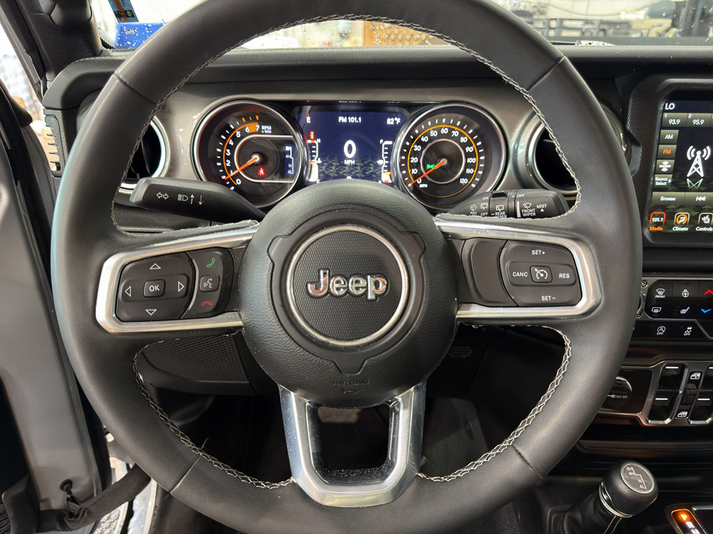 Used 2023 Jeep Wrangler Unlimited Sahara w/ Cold Weather Group AWD/4WD image 6