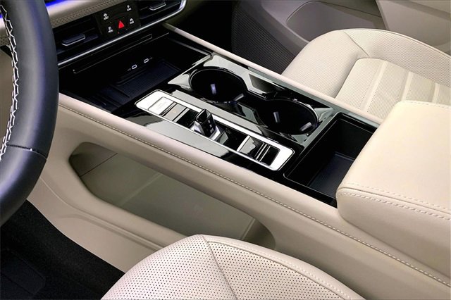 Used 2025 Volkswagen Atlas SEL image 17