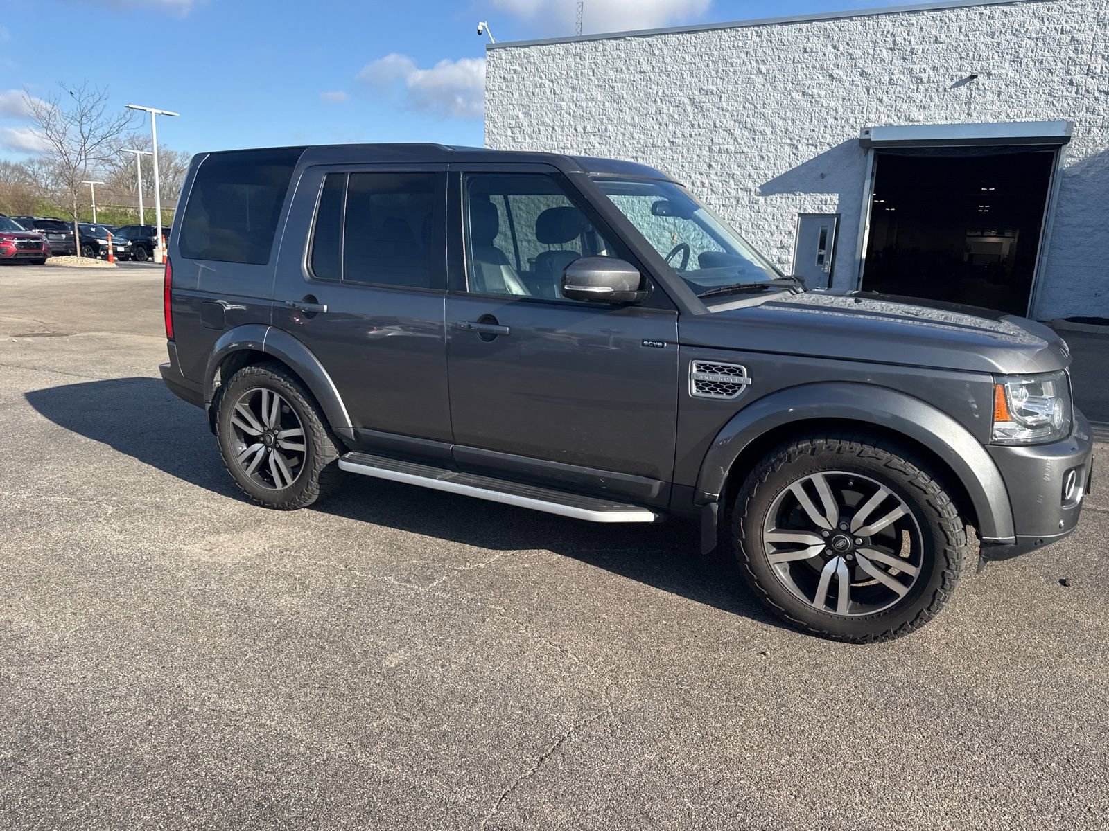 Used 2015 Land Rover LR4 HSE LUX image 3