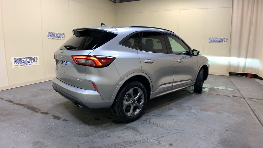 Used 2024 Ford Escape ST-Line w/ Tech Pack #1 AWD/4WD image 3