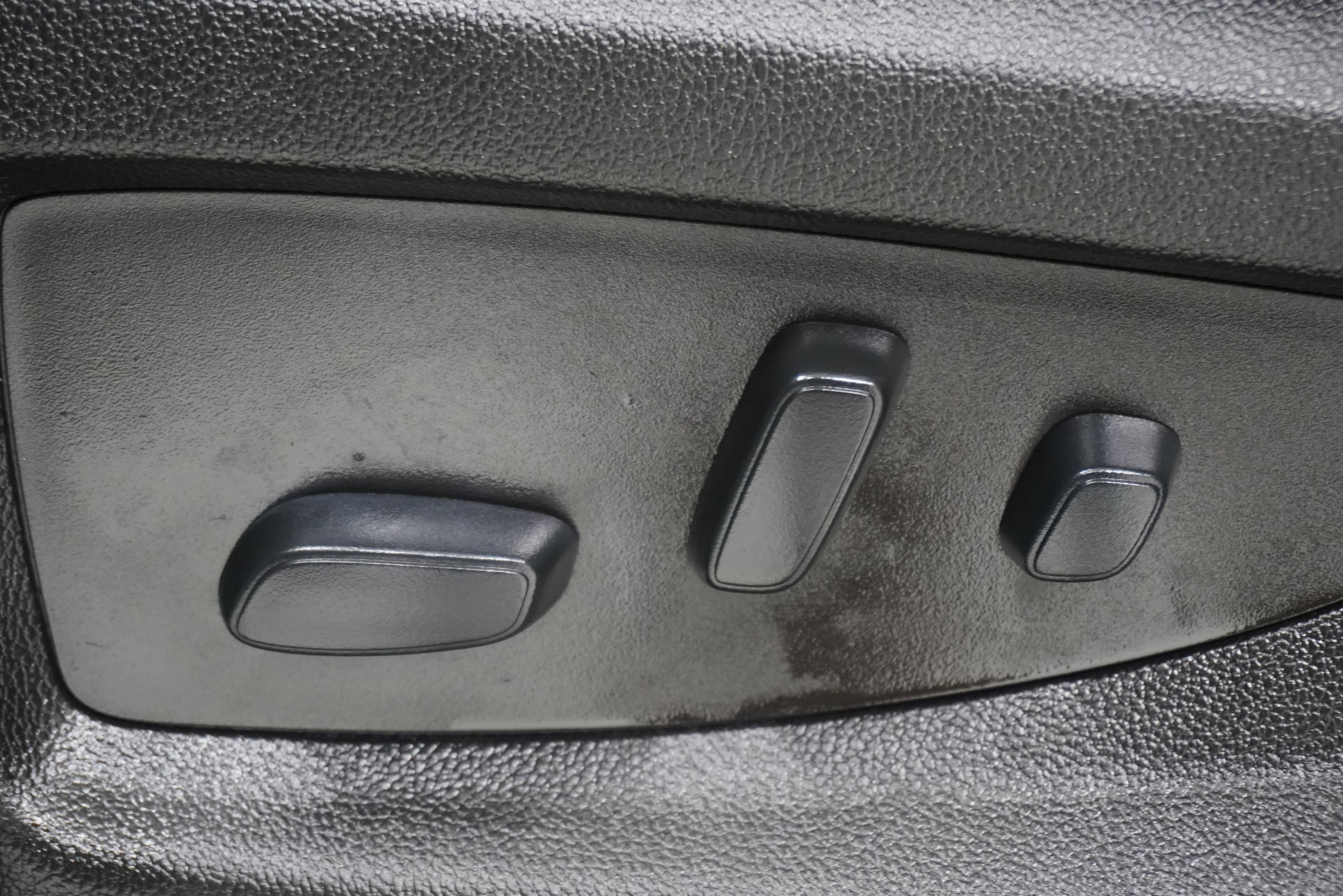 Used 2019 GMC Yukon XL SLE w/ SLE Value Package image 16