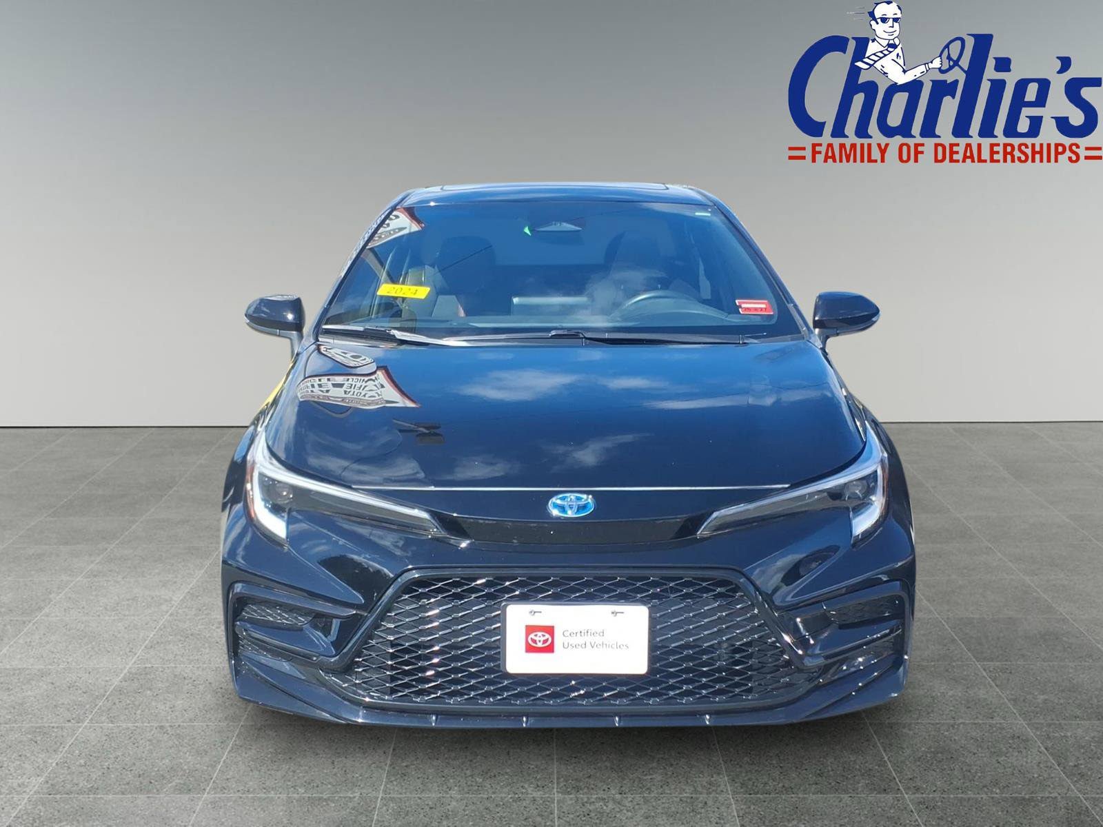 Certified 2024 Toyota Corolla SE w/ SE Package AWD/4WD image 2