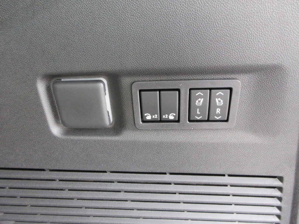 New 2026 Chevrolet Suburban RST w/ Comfort Package AWD/4WD image 13