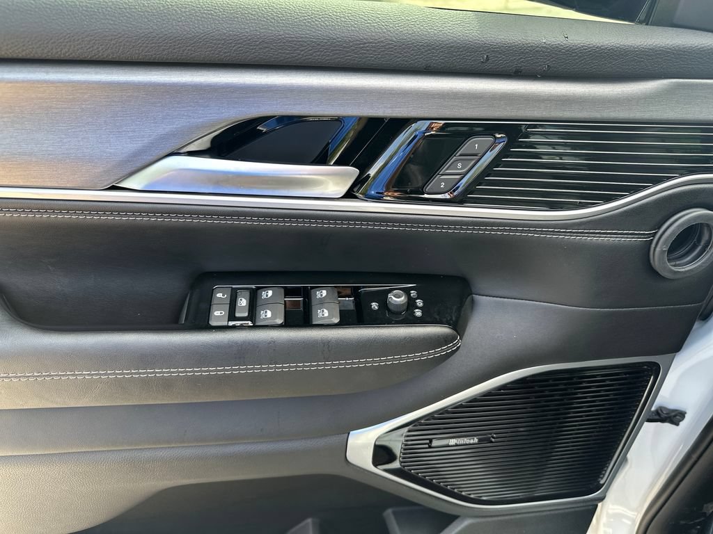 New 2026 Jeep Grand Wagoneer L Limited AWD/4WD image 17