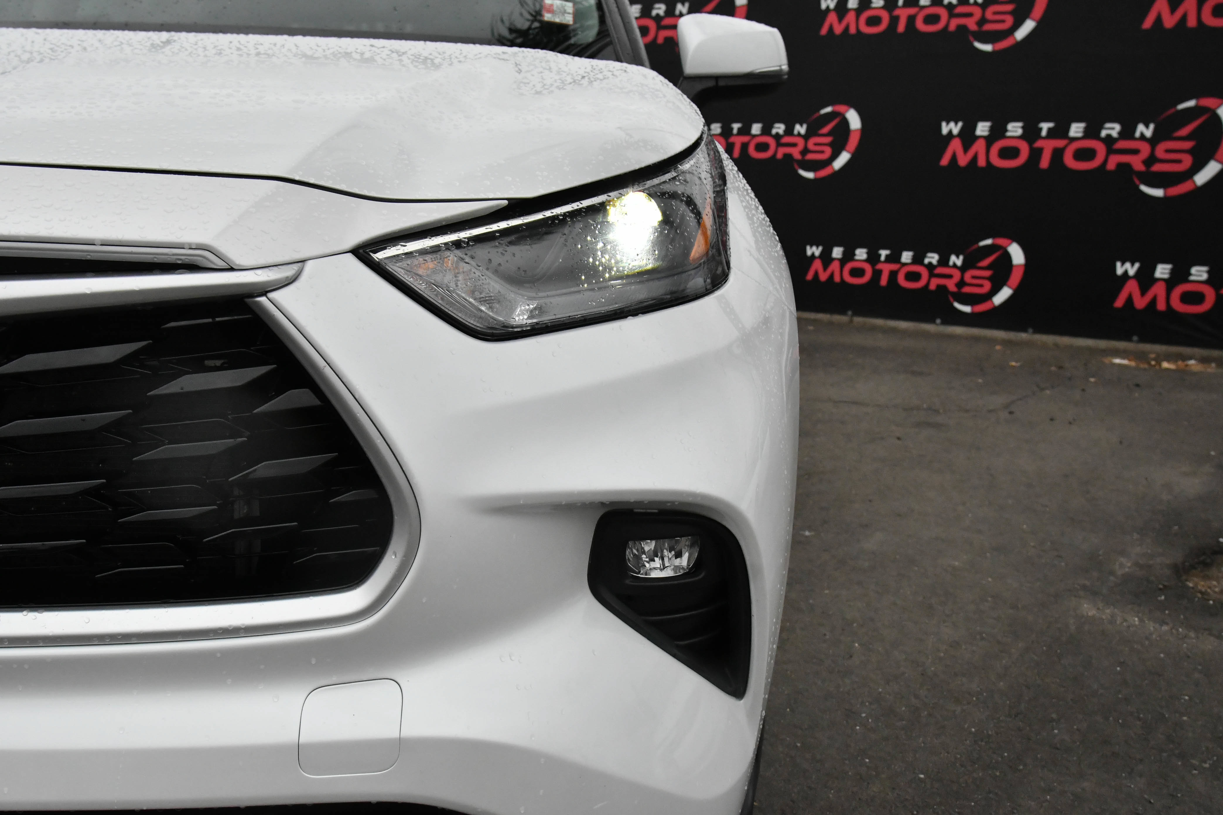 Used 2022 Toyota Highlander LE AWD/4WD image 11