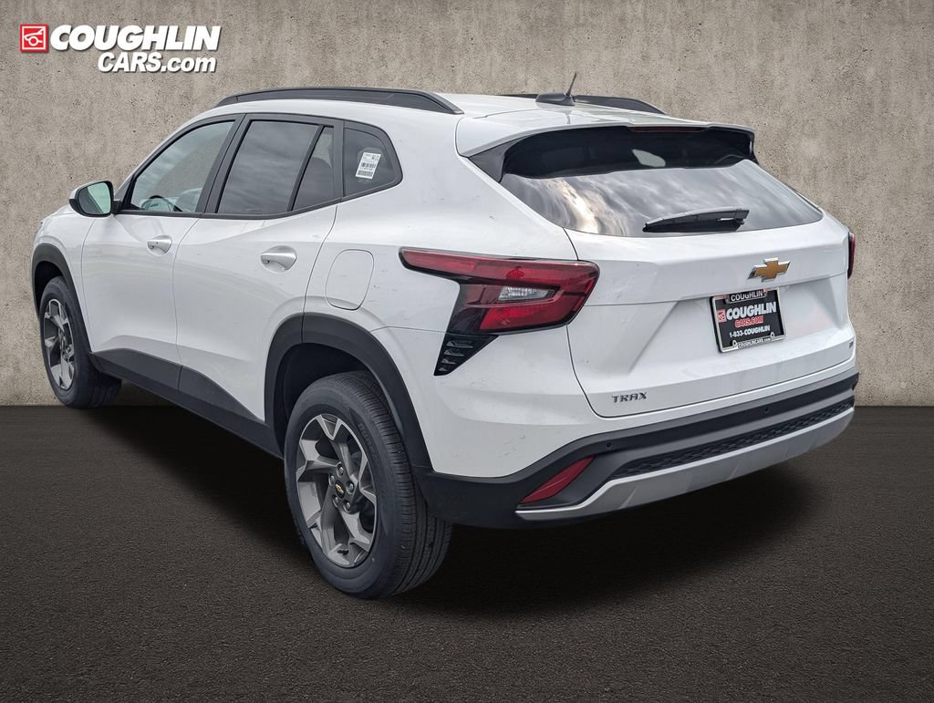 New 2026 Chevrolet Trax LT w/ Driver Confidence Package FWD image 5