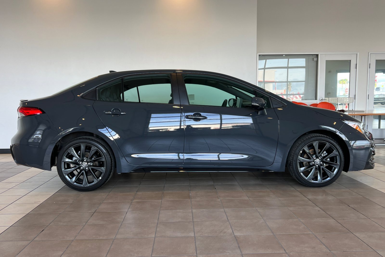 Certified 2025 Toyota Corolla SE image 3