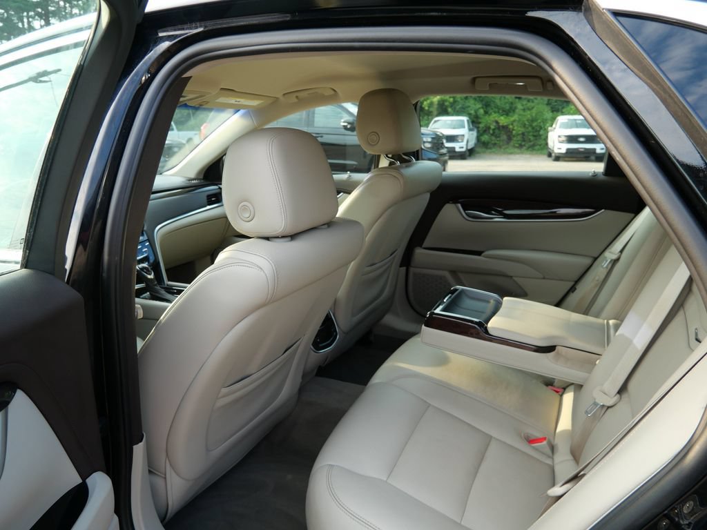 Used 2015 Cadillac XTS Luxury AWD/4WD image 14