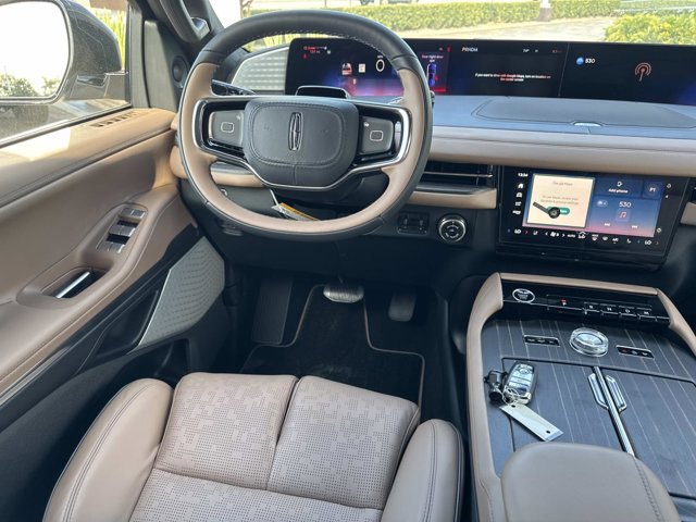 New 2025 Lincoln Navigator Black Label image 25