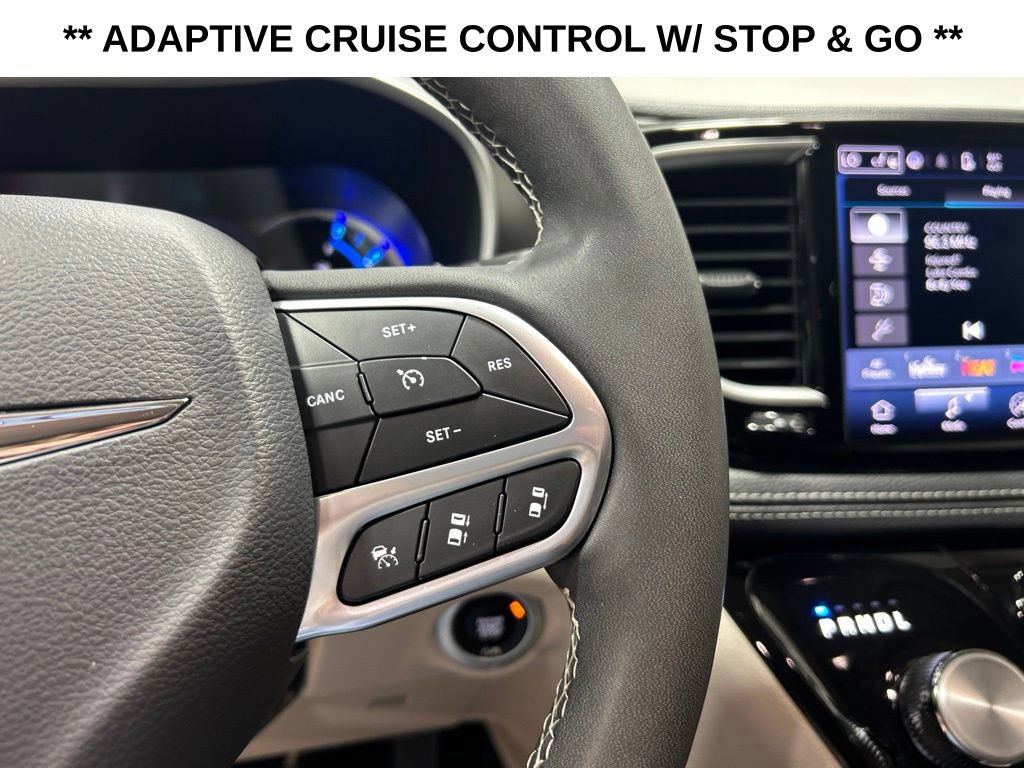 Certified 2023 Chrysler Pacifica Touring-L FWD image 8