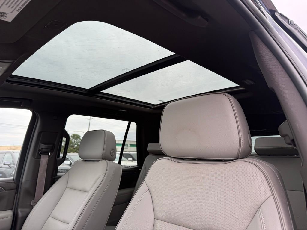 Used 2023 GMC Yukon SLT w/ SLT Premium Package image 21